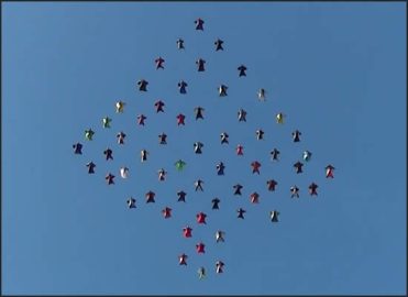 61 Wingsuit Jumpers Set New Skydiving World Record