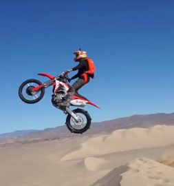 MotoBase - Basejumping Video